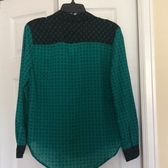 Mango black and green button up top. Sz M. - Picture 3 of 4